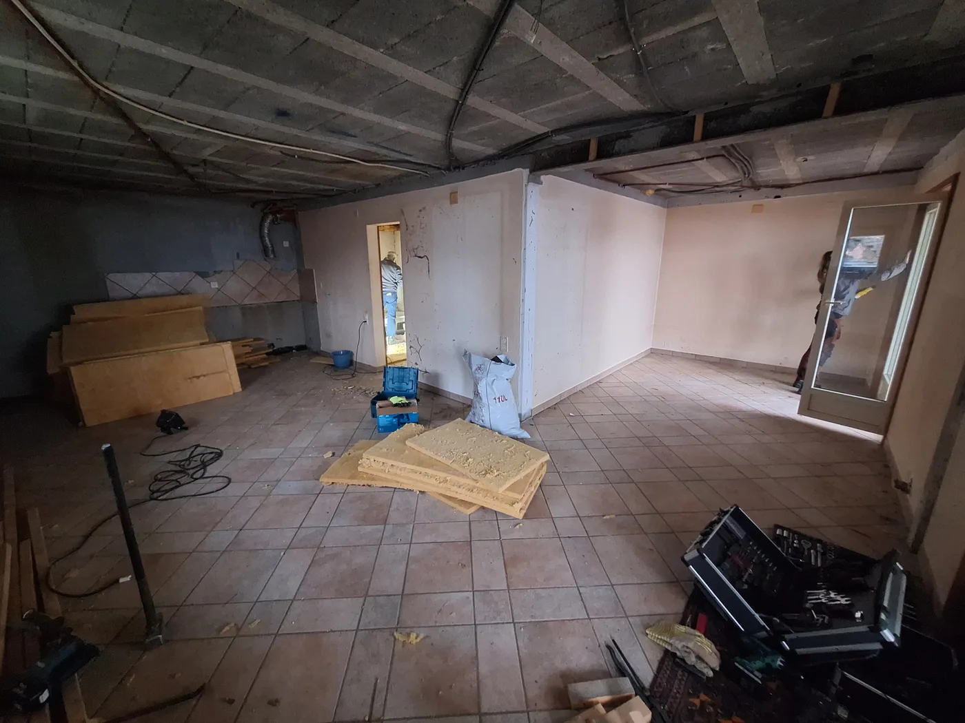 Home before and after clearance — après